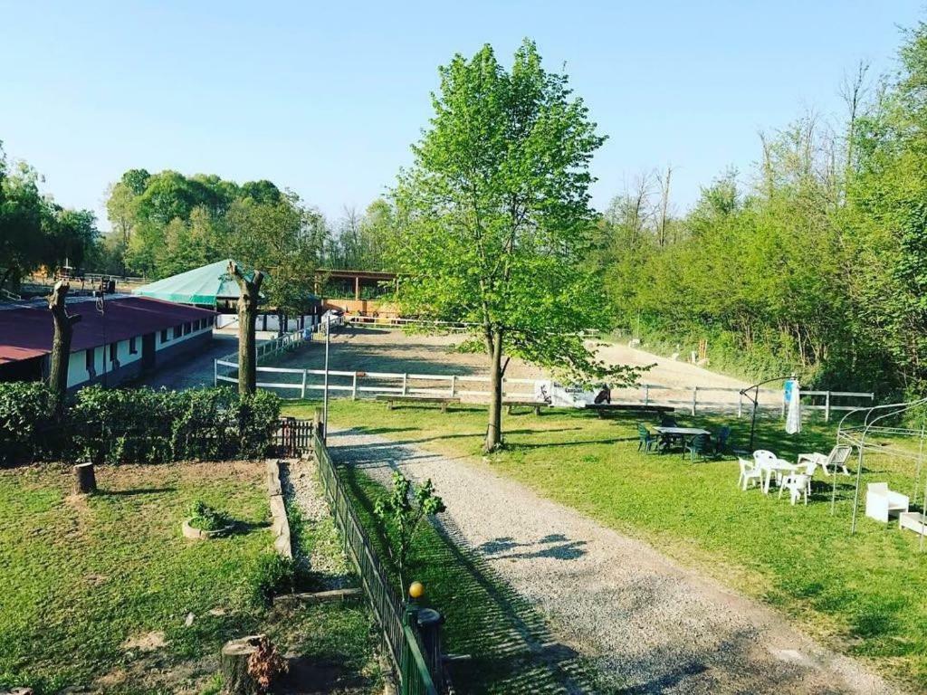 קומו Agriturismo La Fornace Centro Ippico מראה חיצוני תמונה
